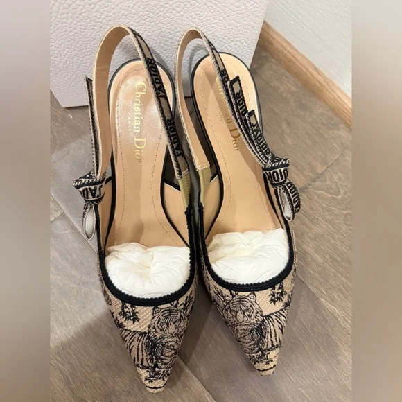 Dior J'adior Canvas Slingback Pump, toile de jouy, Black and Halzelnut size 38 - Picture 4 of 13